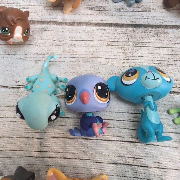 Lot of 13 LPS Littlest Pet Shop Animal Figures - Picture 4 of 8